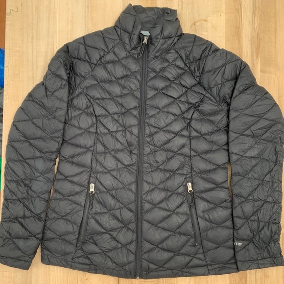 Black puffer jacket - Picture 1 of 3